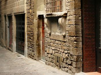 The tiny doors in Florence’s walls