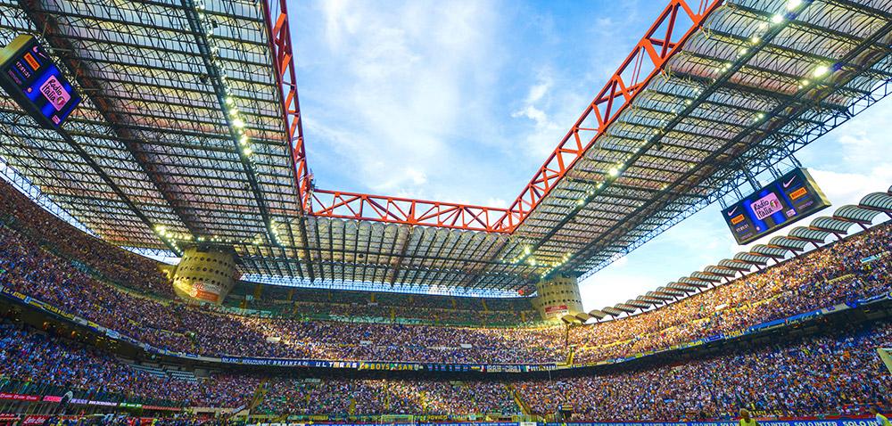 La curva – a certain type of fan