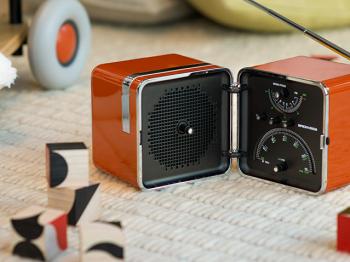 Meet the Cubo Radio – the original boombox
